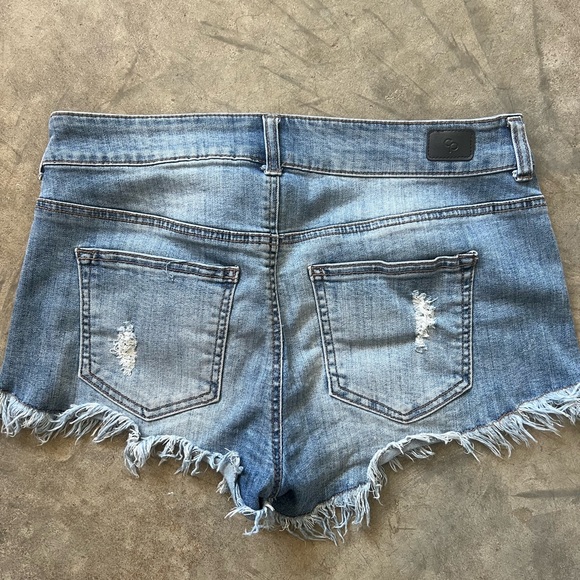 Celebrity Pink Blue Jean Shorts Distressed Frayed Hem - Picture 2 of 3